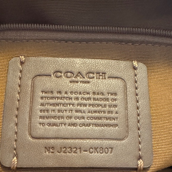 Coach Beige and Cream Women/Men's Backpack In Good Used Condition - Picture 11 of 16